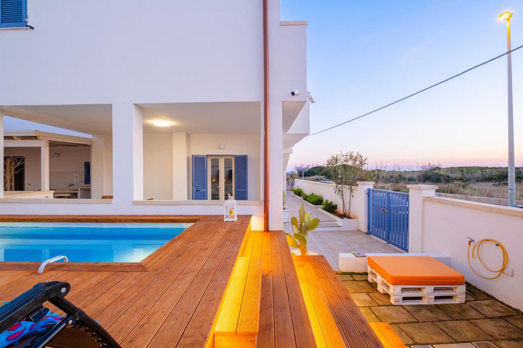 Villette Lux Fronte Spiaggia - Torre Pali Εξωτερικό φωτογραφία